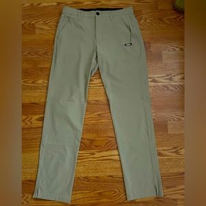 Oakley Golf Pants - 30 Waist 32 Length - Like New